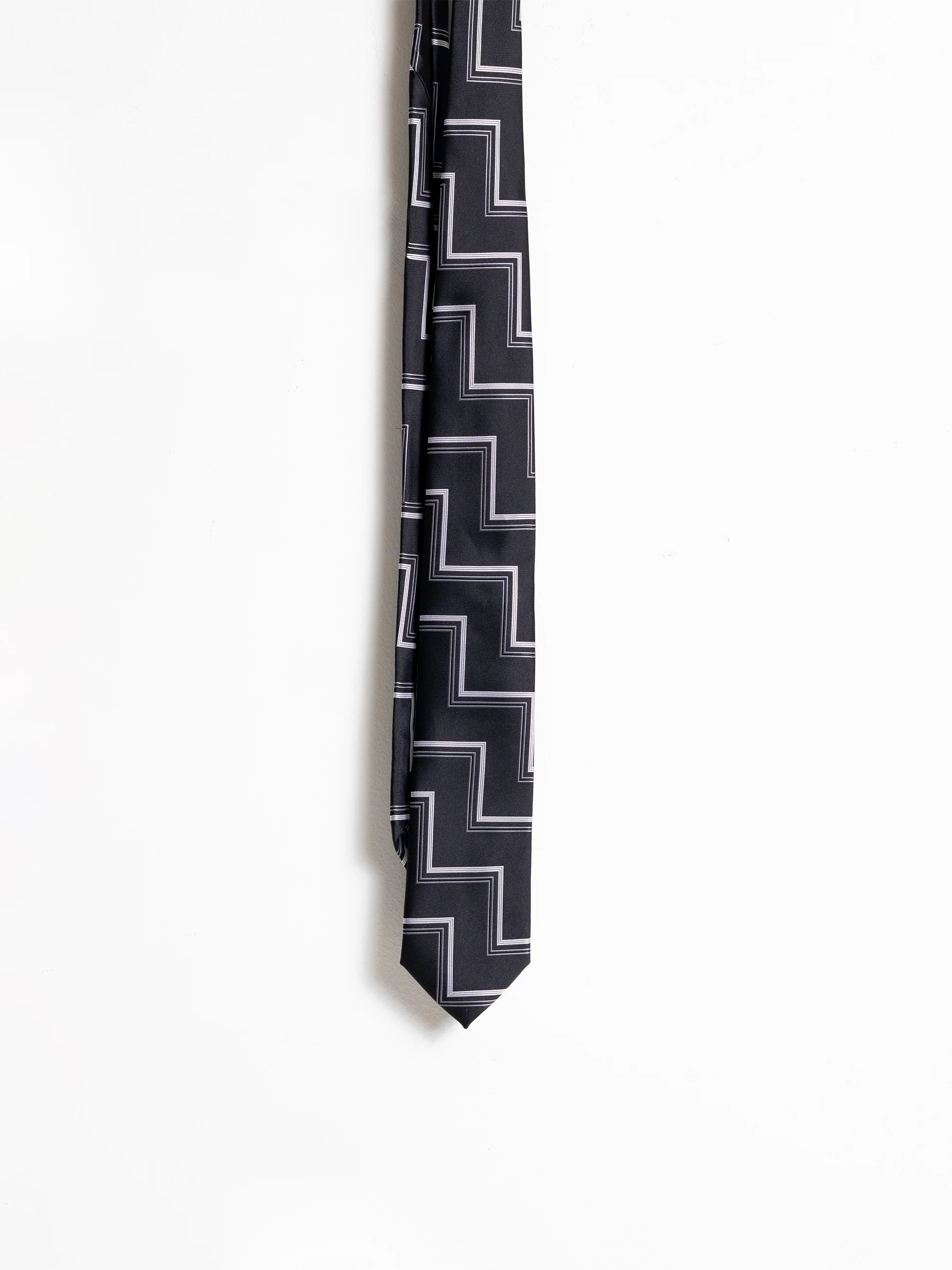 CORBATA ESTAMPADA NEGRA - Image 2