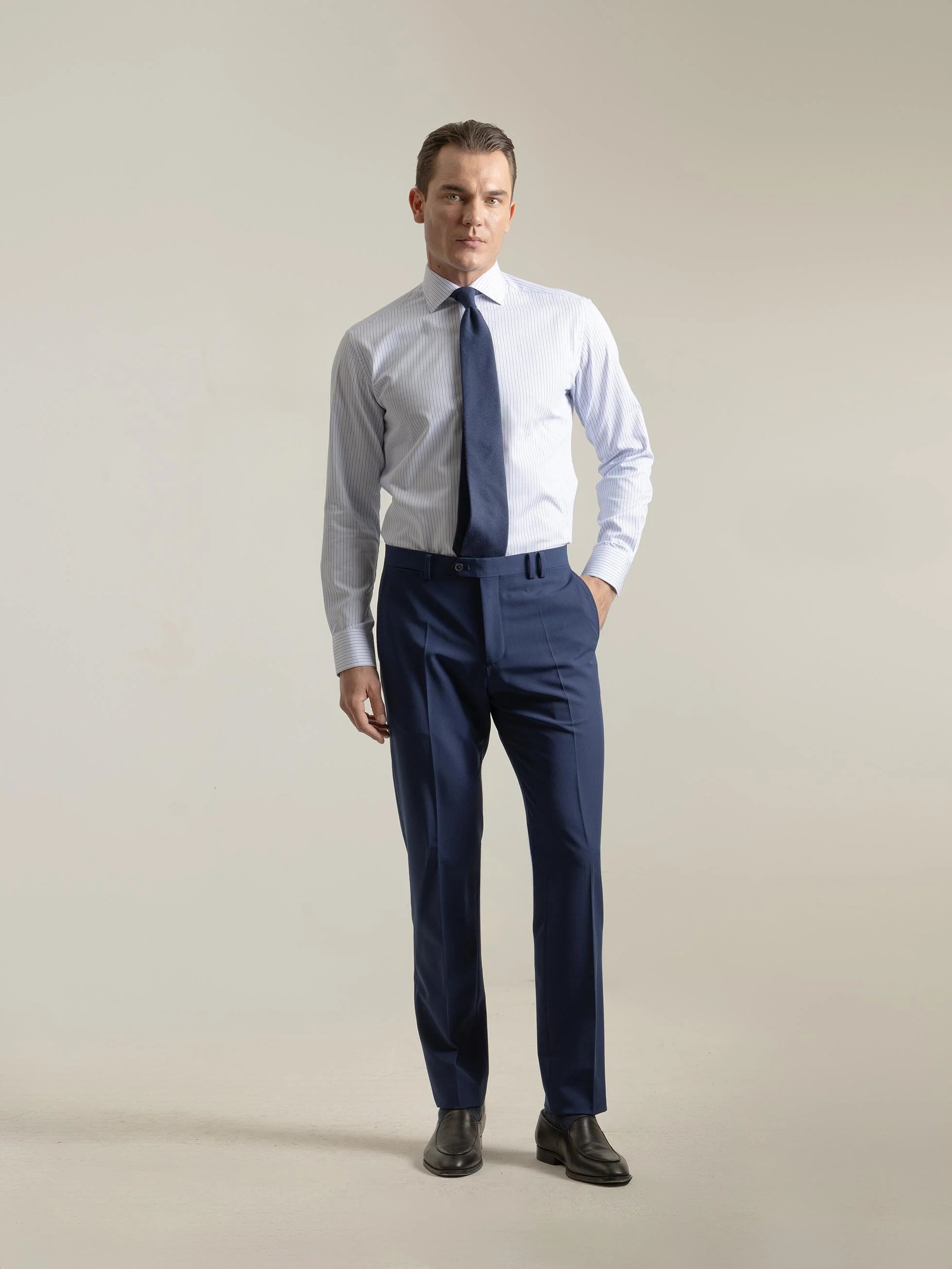 PANTALÓN NON IRON AZUL TINTA - Image 3