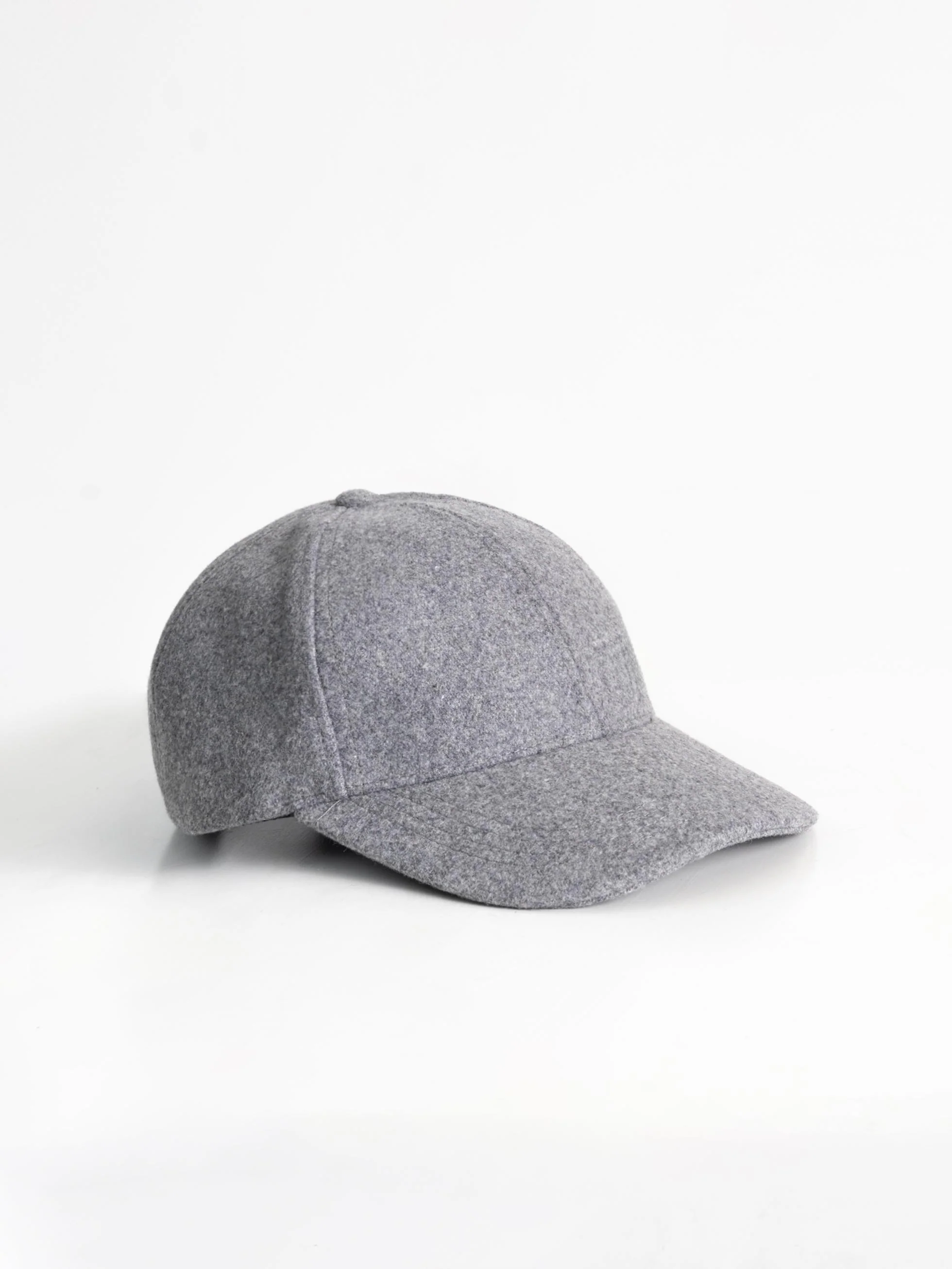 GORRA LANA GRIS