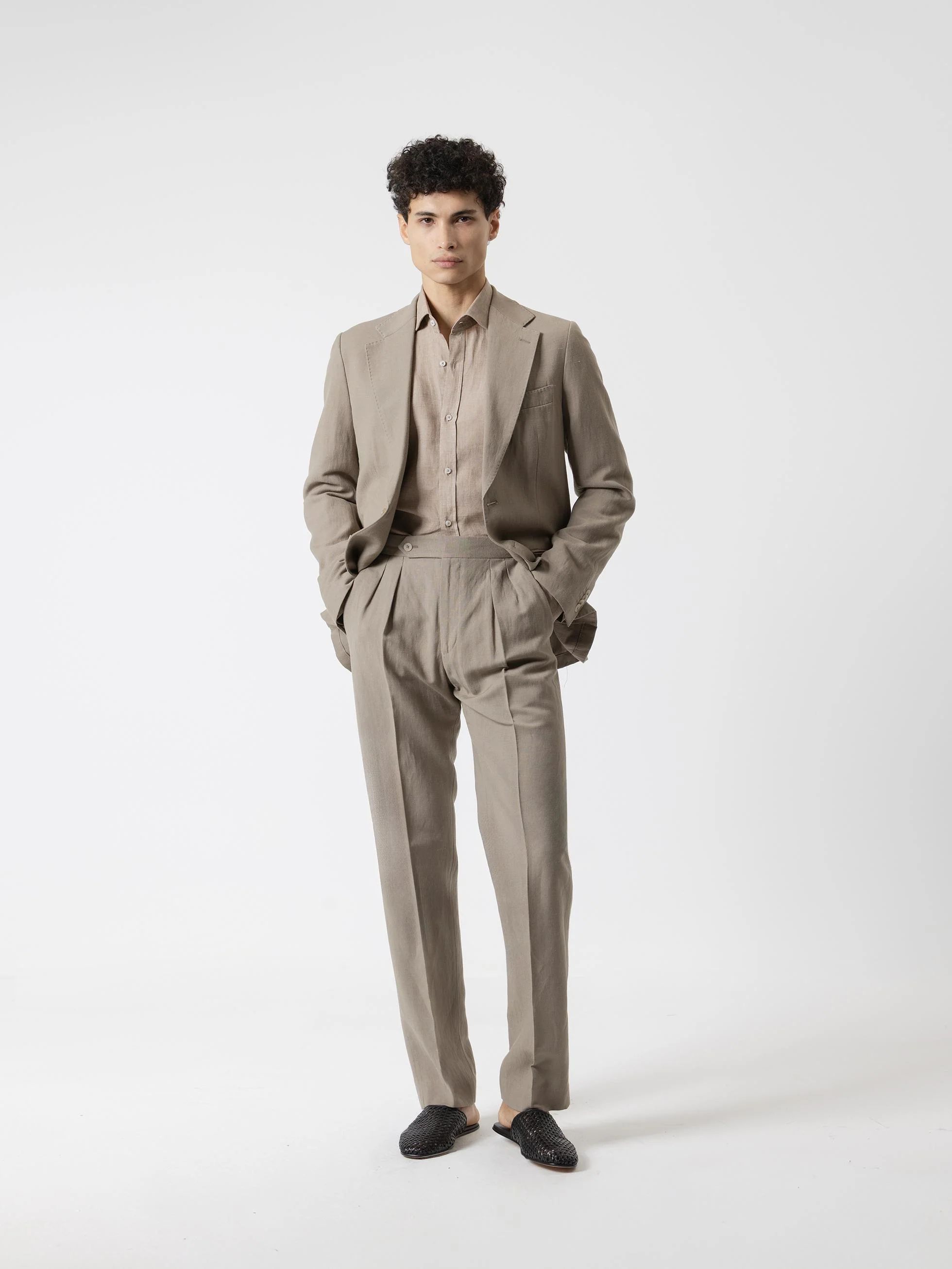 PANTALÓN RELAXED FIT LINO CACAO - Image 5