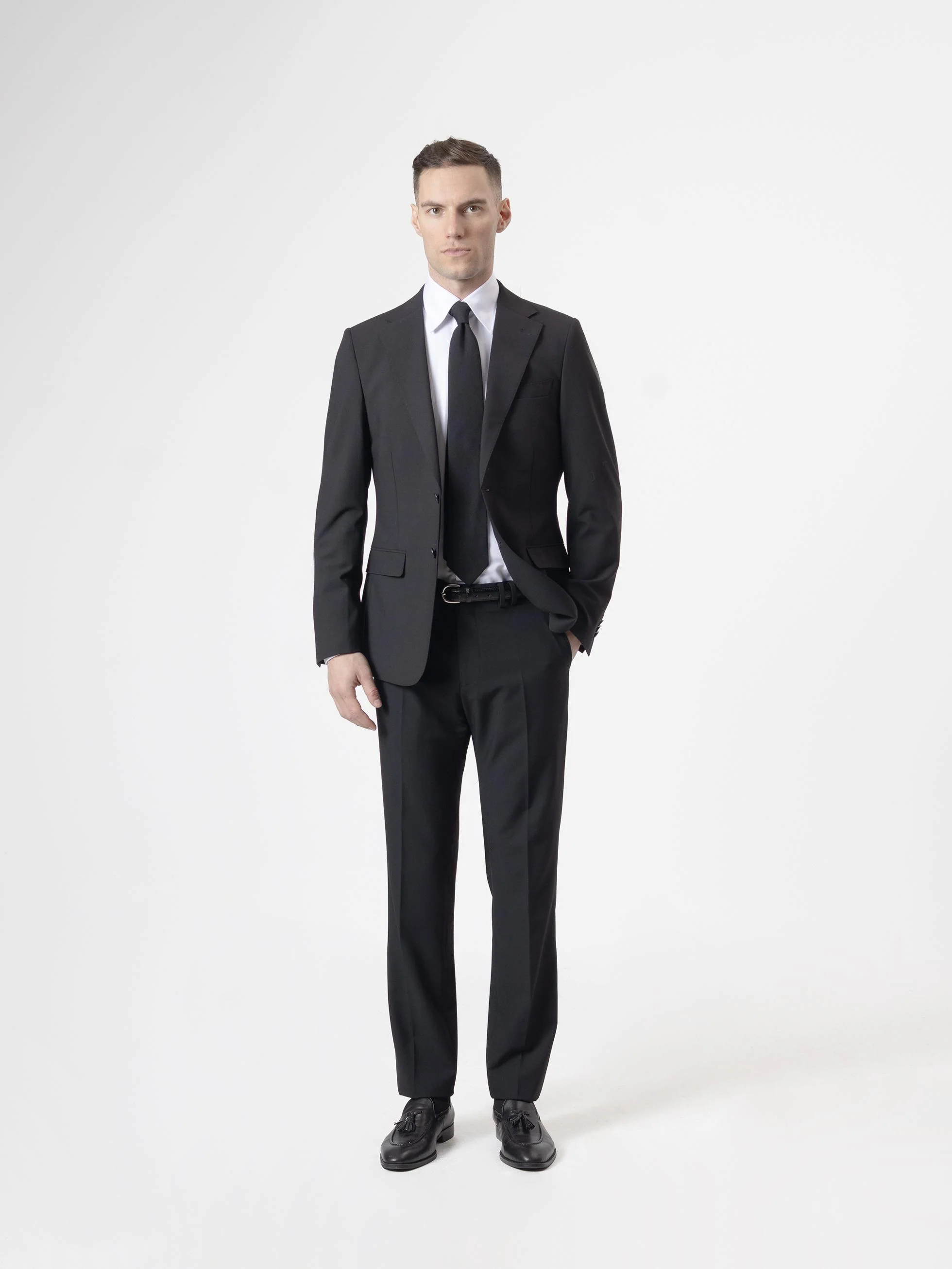 TRAJE LISO NEGRO