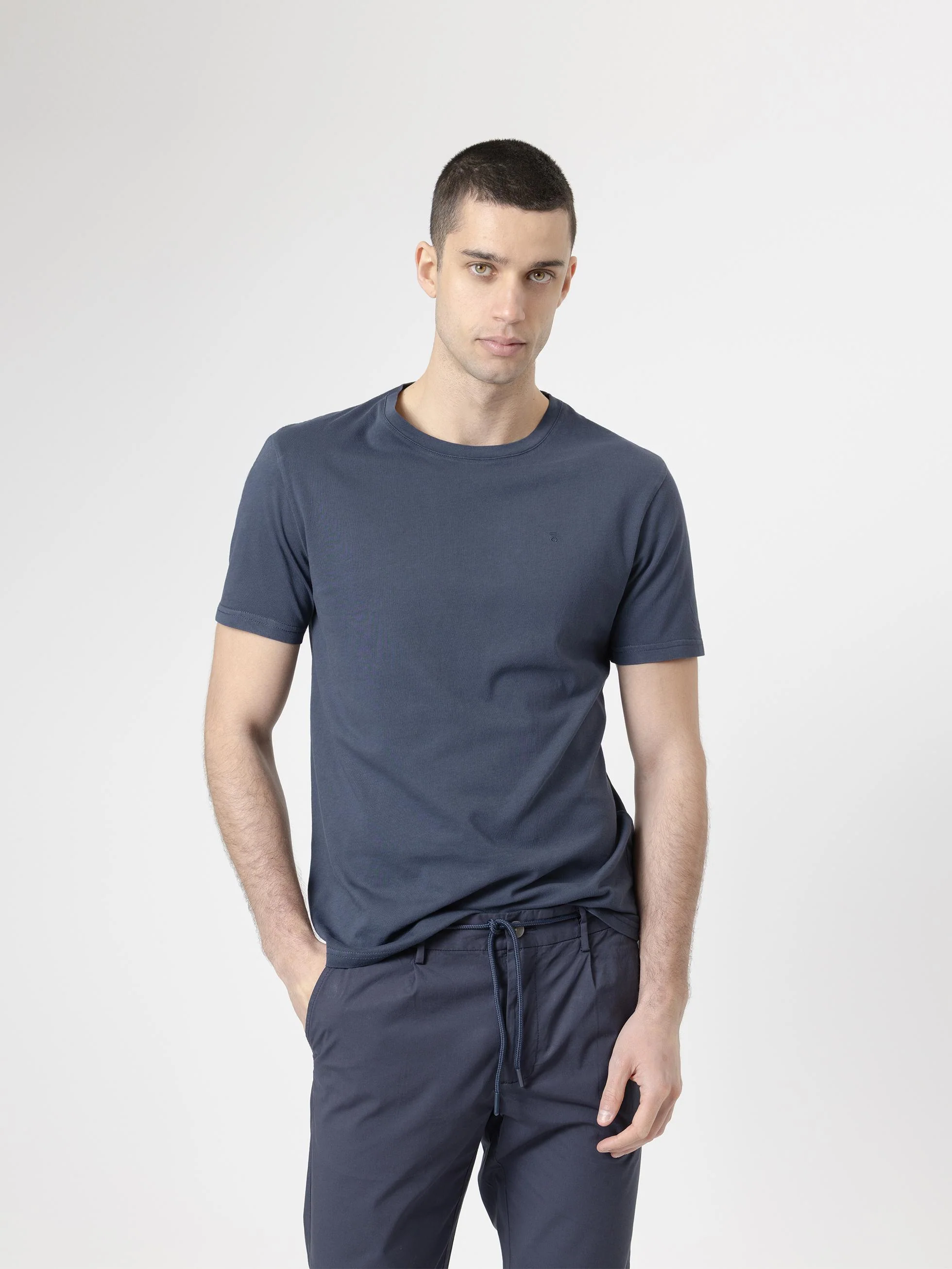 CAMISETA BÁSICA MARINO - Image 4