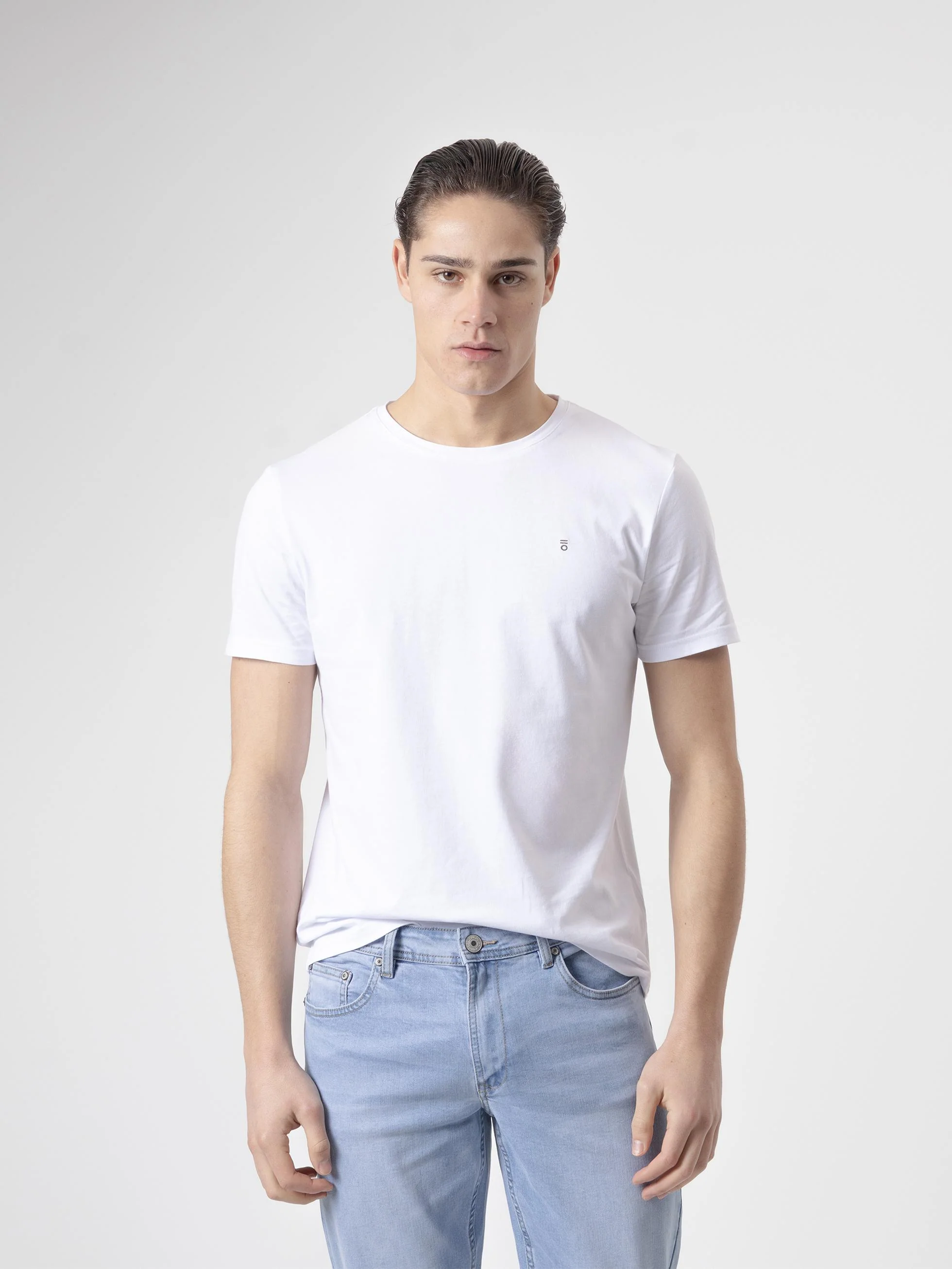 CAMISETA BÁSICA BLANCA