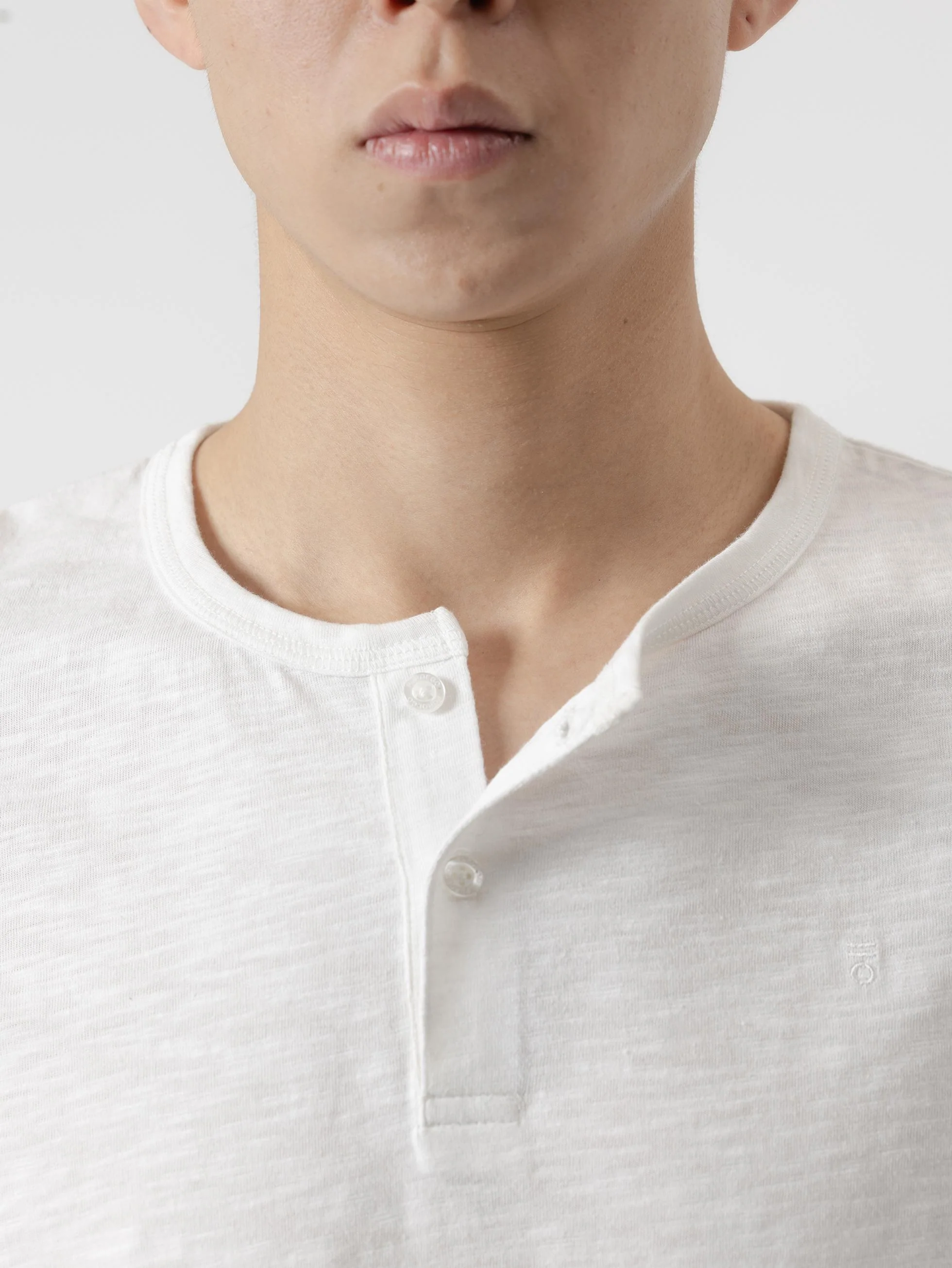 CAMISETA CUELLO PANADERO BLANCO - Image 2