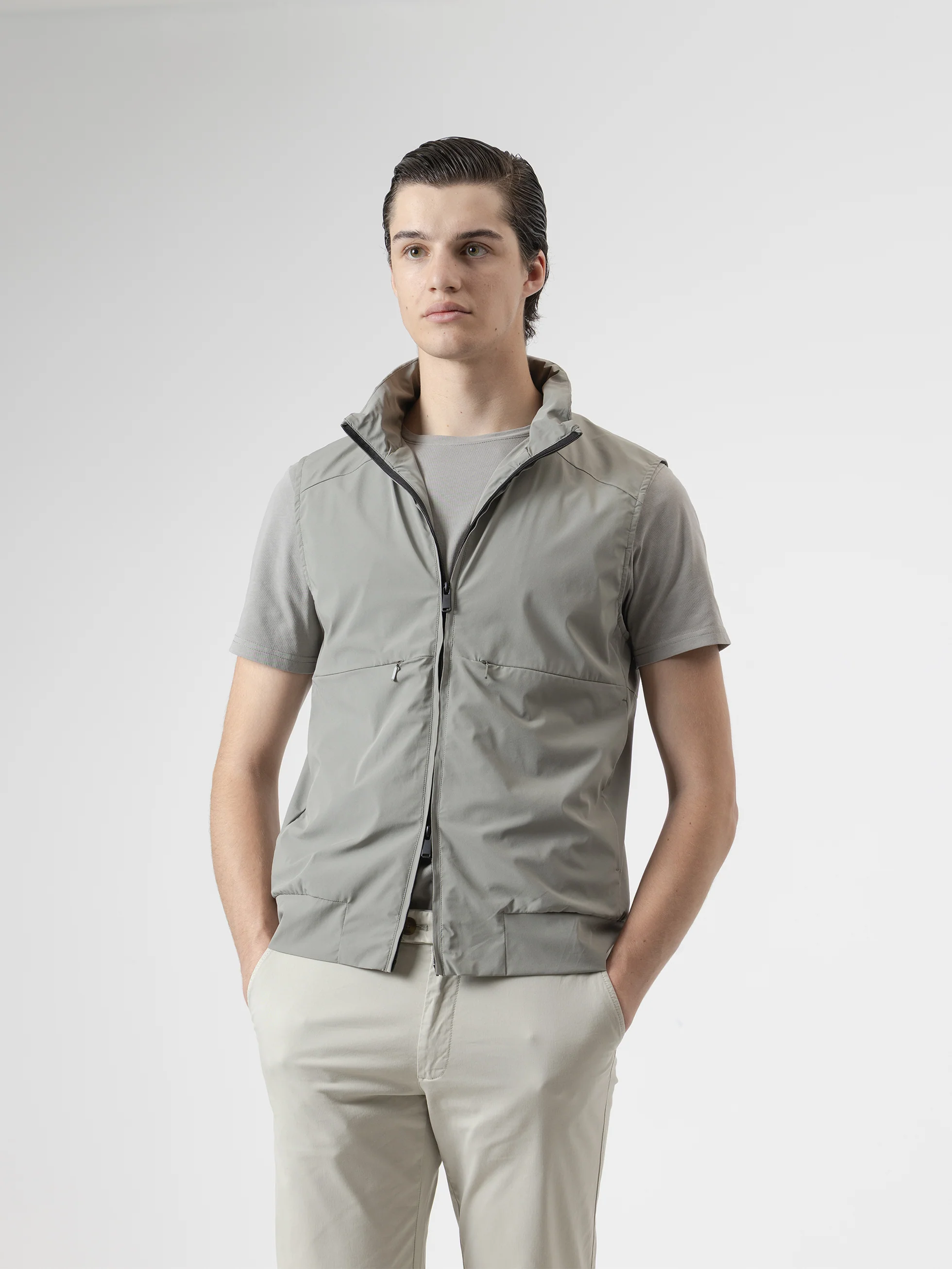 CHALECO TÉCNICO GRIS - Image 5
