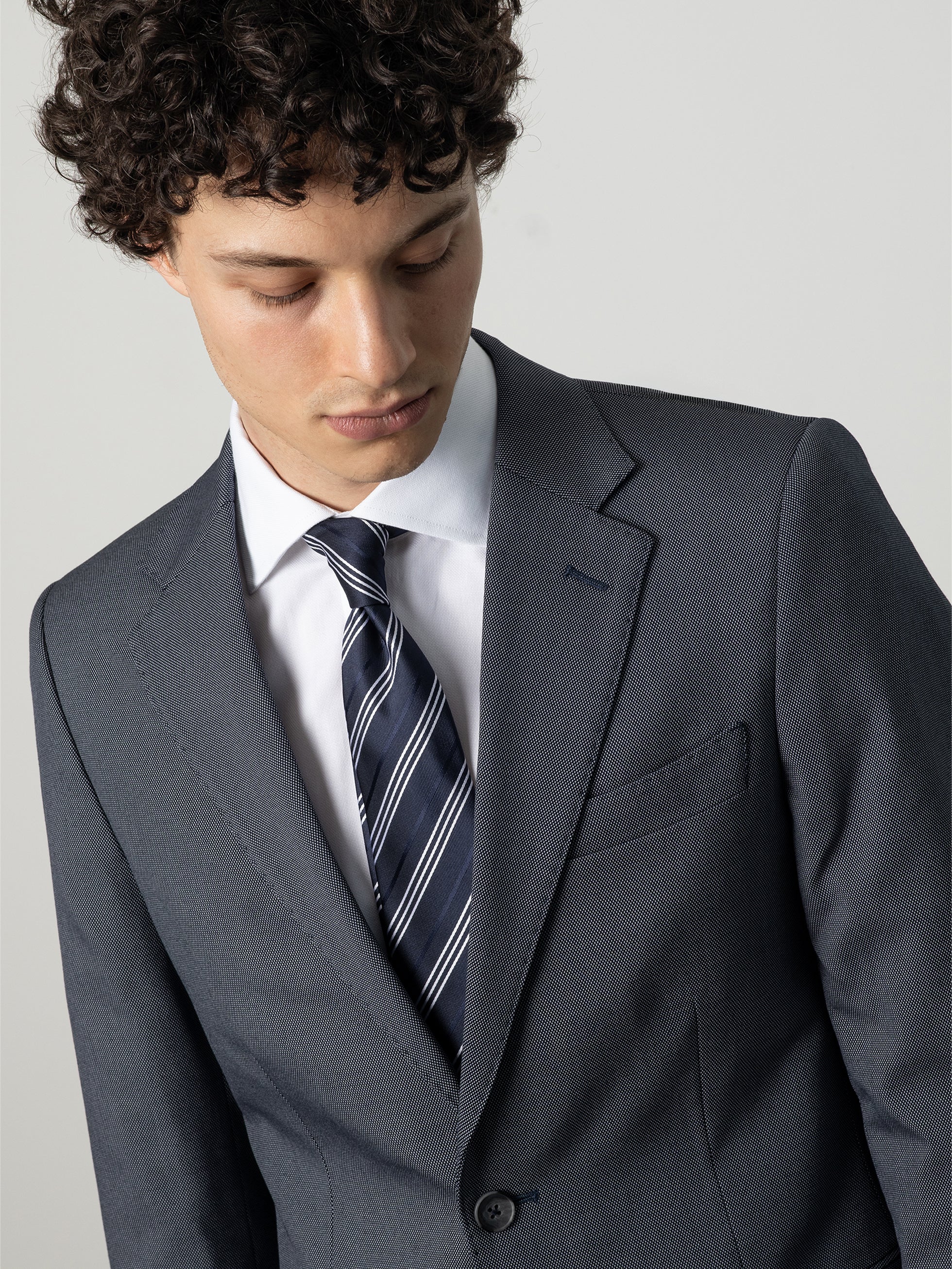 TRAJE MICRO PUNTO AZUL TINTA - Image 3
